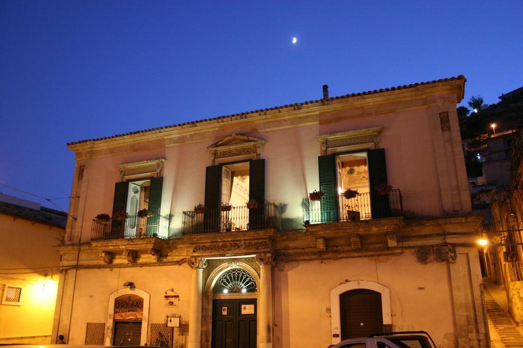 Palazzo Il Cavaliere B&B De Charme Modica Extérieur photo